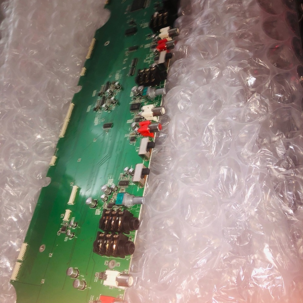 Native Instruments Traktor S4 MK1 Connector Board Replacement - Picture 2 of 9